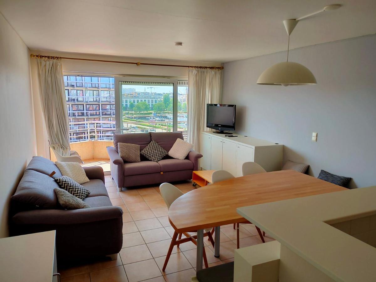 Zongericht Appartement Met Zicht Op De Jachthaven Oostende Bagian luar foto