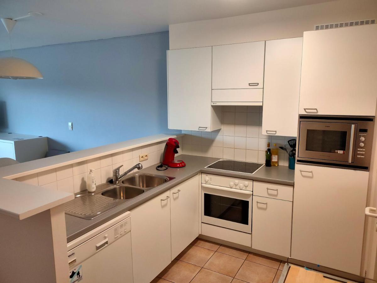 Zongericht Appartement Met Zicht Op De Jachthaven Oostende Bagian luar foto